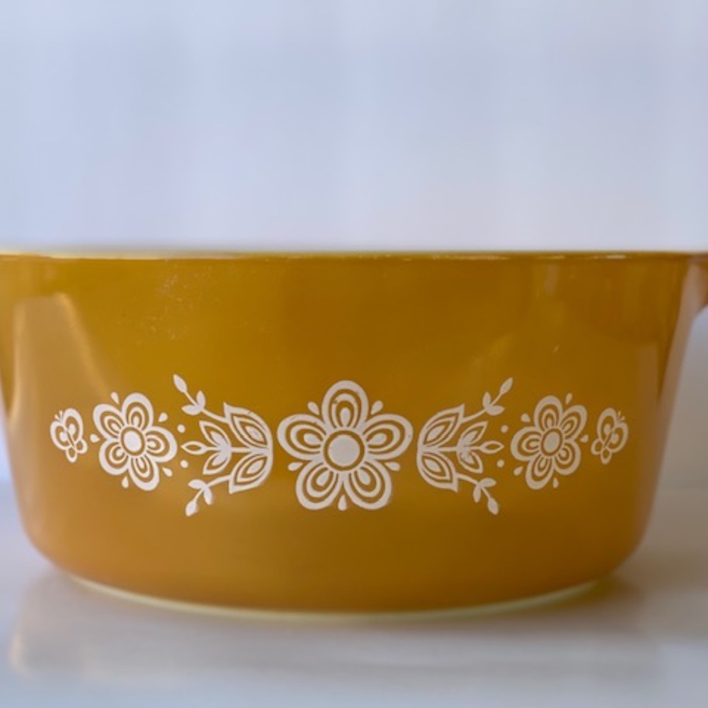 Vintage Pyrex Yellow Butterfly Gold 2.5 Quart # 475-B Casserole Dish